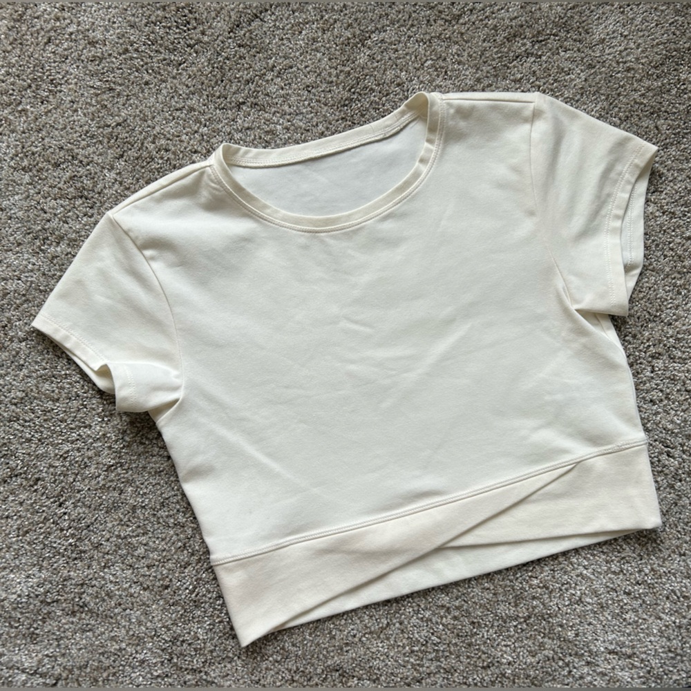 S Gap Cream Athletic Crop Top